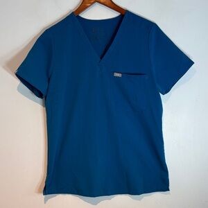 FIGS Catarina One-Pocket scrub top in teal
Size small